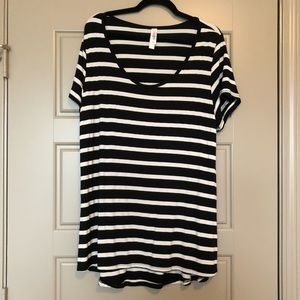 Black and white striped classic tee! NWOT